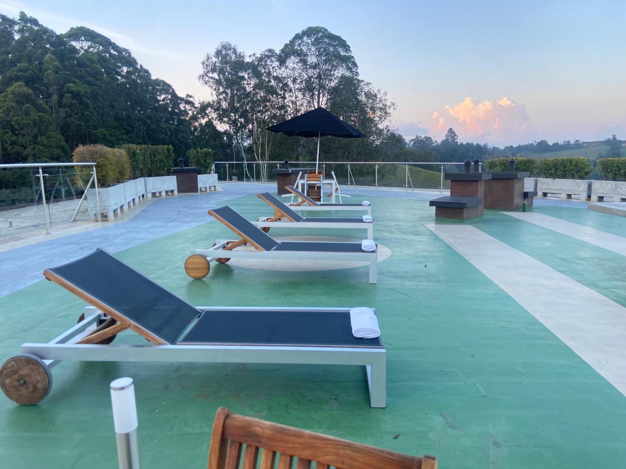 Operacion Hotelera Rioverde - Llanogrande リオネグロ エクステリア 写真